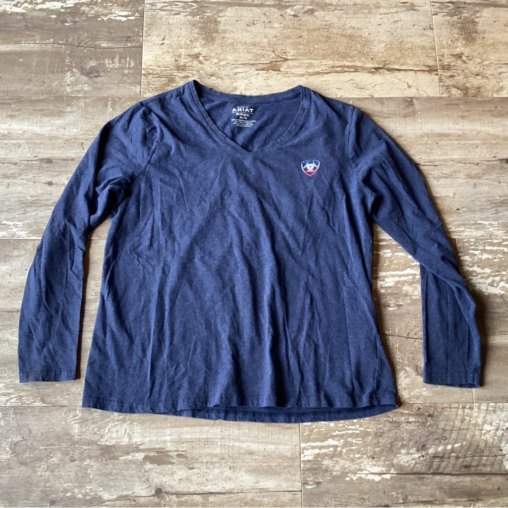 ARIAT V Neck Activewear Shirt Logo Long Sleeve Women’s XL